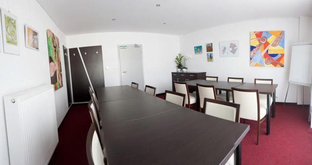 F - Team Hotel Липтовски-Градок Экстерьер фото